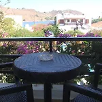 Skala Hotel מלון